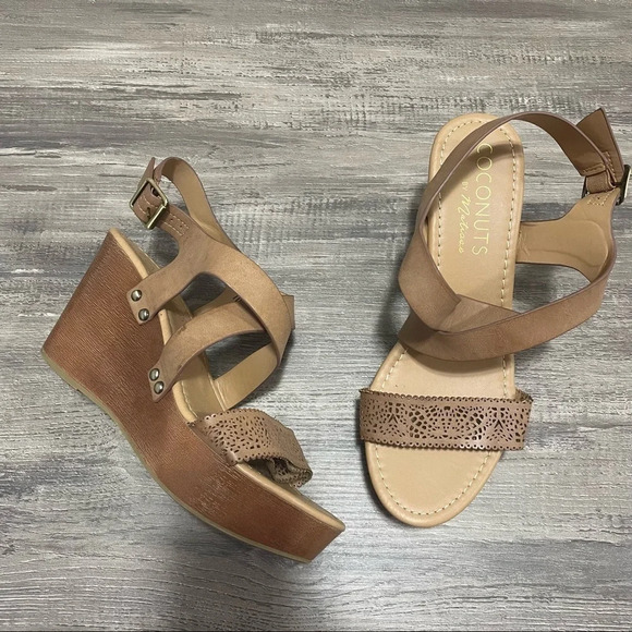 Coconut by Matisse Wedges​​ - Picture 1 of 10